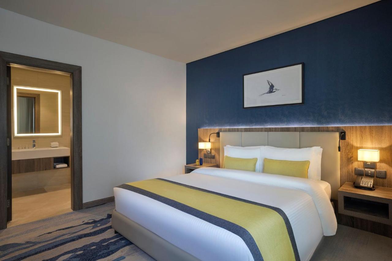 Voco Al Khobar By Ihg Hotel Eksteriør billede A bedroom at the hotel